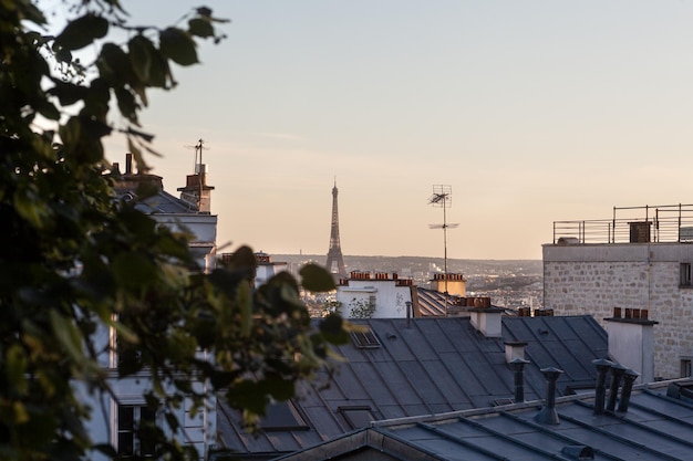 Wieża Eiffla o zachodzie słońca ze szczytu Montmatre Paris