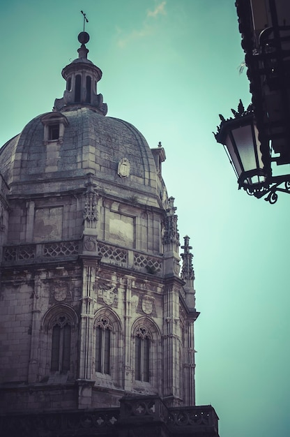 Wieża, katedra w Toledo, majestatyczny pomnik w hiszpanii.