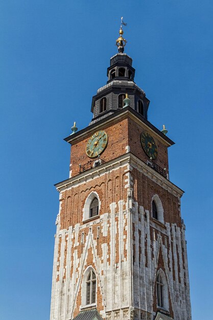 Wieża ratuszowa na głównym placu Krakowa