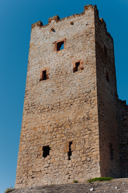 Wieża twierdzy genueńskiej w Teodozji, Krym, Rosja