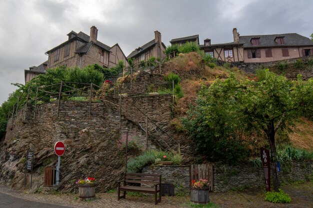 Zdjęcie wioska conques we francji