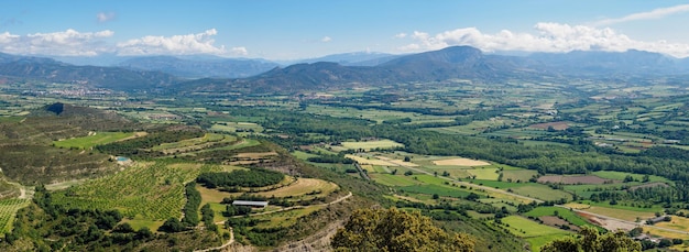 Wioska Guardia de Noguera i zbiornik Terradets Katalonia Hiszpania