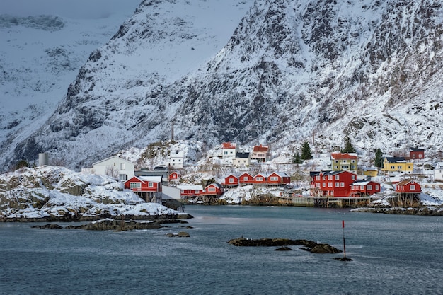 Wioska na Lofotach w Norwegii