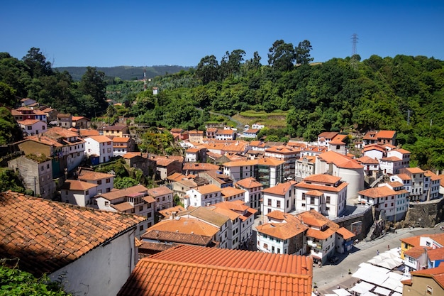 Wioska rybacka Cudillero w Asturii w Hiszpanii