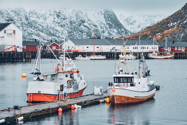 Wioska rybacka Hamnoy na Lofotach, Norwegia