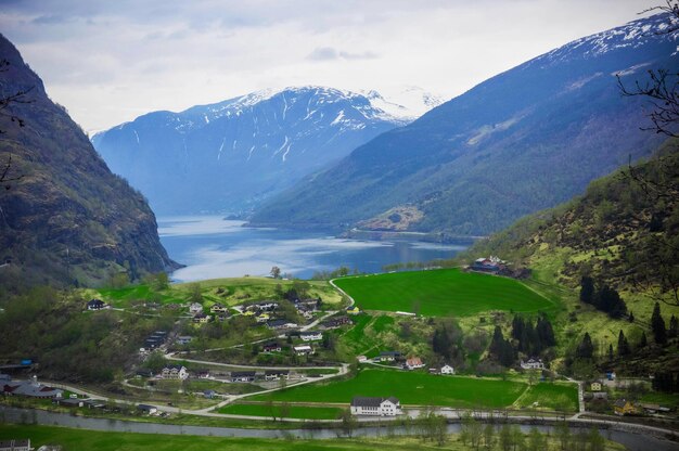 Wioska We Flam - Norwegia - Przyroda I Podróże W Tle Gór