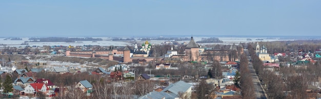 Zdjęcie wiosna w panoramie suzdal