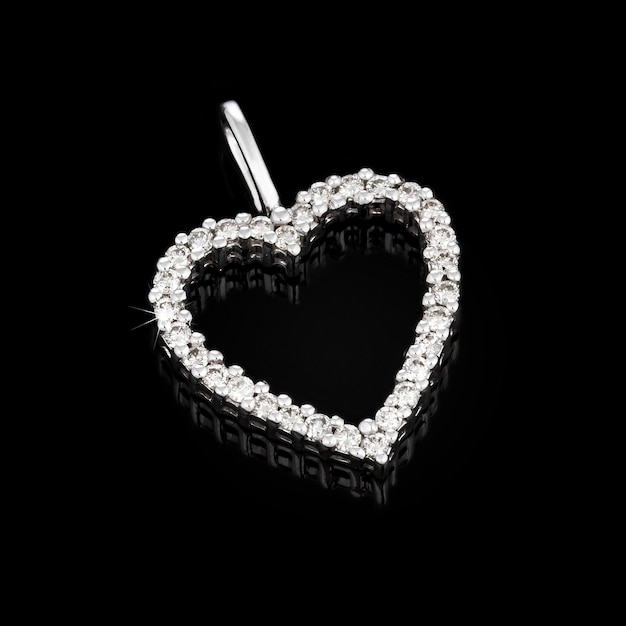 Zdjęcie wisiorek z białego złota z brylantami w kształcie serca