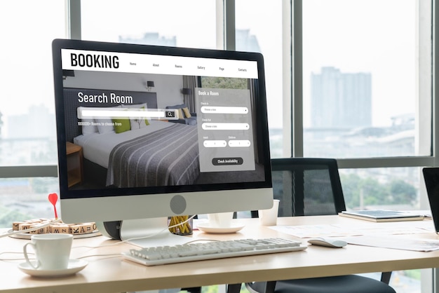 Witryna internetowa rezerwacji zakwaterowania w hotelu zapewnia modny system rezerwacji Koncepcja technologii podróży