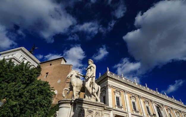 Włochy, Rzym, plac Campidoglio, rzymska statua