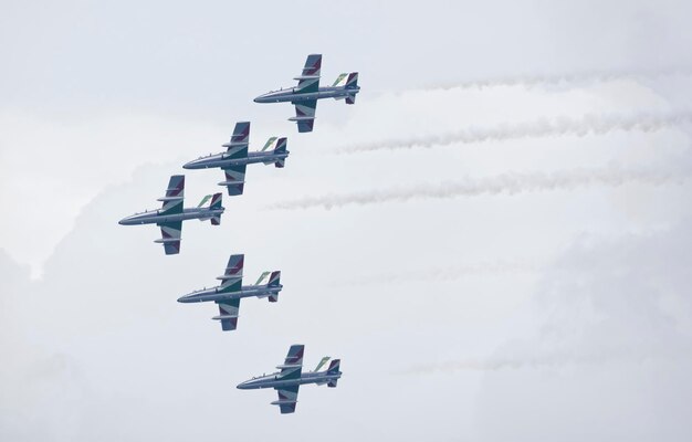 Włochy, Sycylia; 25 września 2016, pokazy lotnicze z odrzutowcami akrobatycznymi (Frecce Tricolori) - OD REDAKCJI