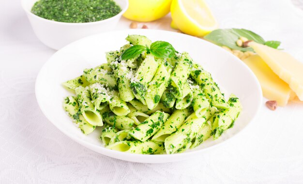 Włoski makaron z pysznym pesto