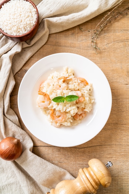 włoskie risotto z krewetkami