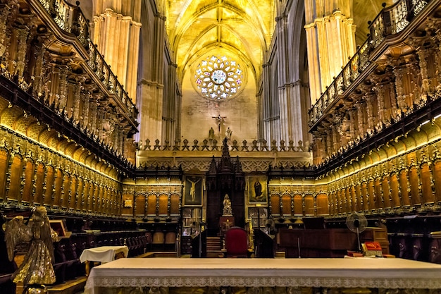Wnętrze katedry w Sewilli, Andaluzja, Hiszpania
