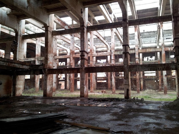 Wnętrze opuszczonego budynku