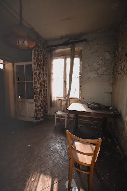 Zdjęcie wnętrze opuszczonego domu