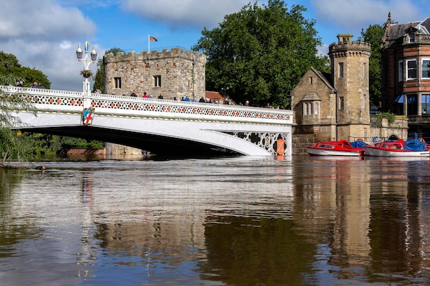 Woda powodziowa Lendal Bridge York Anglia