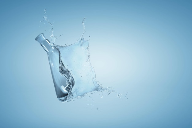 Woda rozpryskuje się ze szklanej butelki. Różne środki przekazu