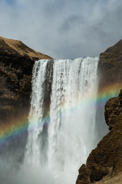 Zdjęcie wodospad i tęcza skogafoss