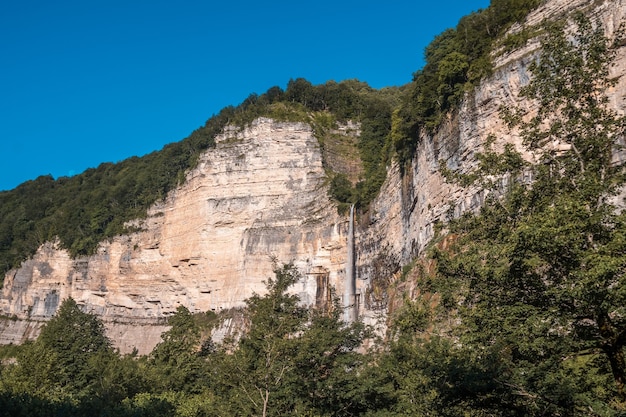 Wodospad Kinchkha w pobliżu kanionu Okatse, Imereti, Georgia.