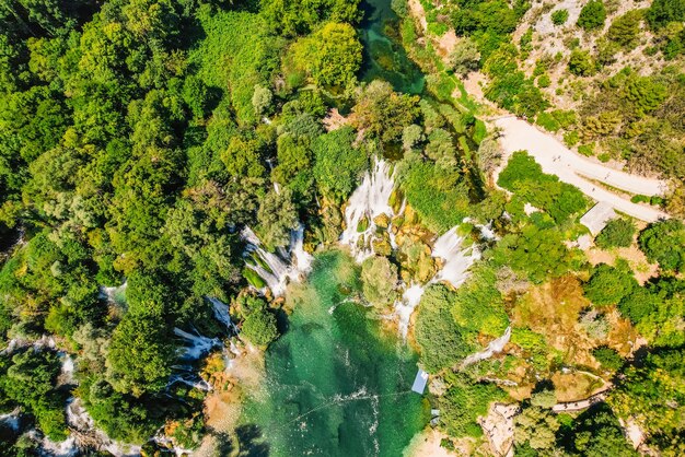 Zdjęcie wodospad kravice na rzece trebizat w bośni i hercegowinie