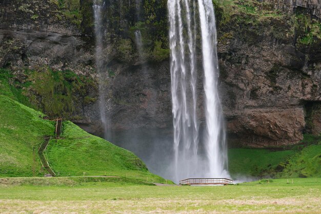 Wodospad Selyalandfoss na Islandii