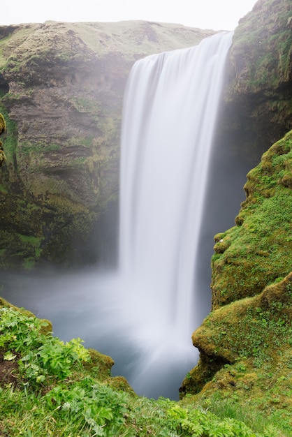 Wodospad Skogafoss W Islandii