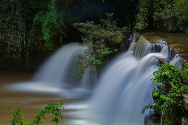 Wodospad Sridit, prowincja Uttaradit, Tajlandia