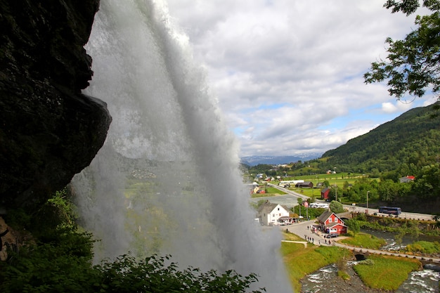 Wodospad Steinsdalsfossen w Norwegii