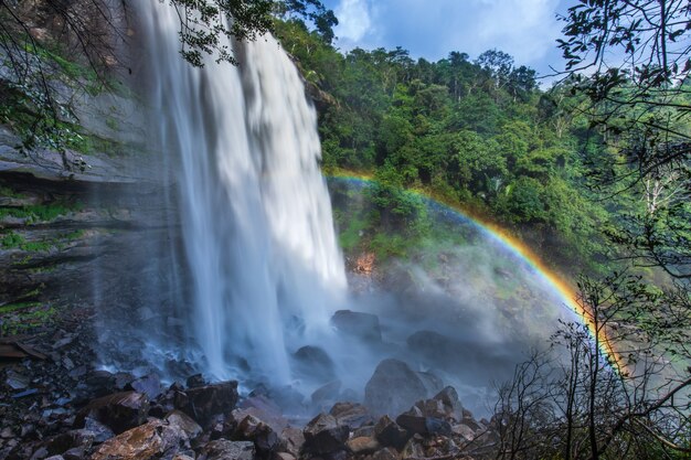 Wodospad Tad-Loei-nga. Piękna siklawa w Loei prowinci, ThaiLand.