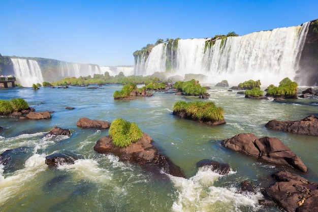 Wodospady Iguazu to wodospady rzeki Iguazu na pograniczu Argentyny i Brazylii. Jest to jeden z Nowych 7 Cudów Natury.