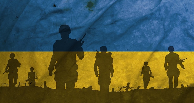 Zdjęcie wojna rosja vs ukraina cień żołnierzy na polu bitwy na brudnej fladze ukraina kryzysy