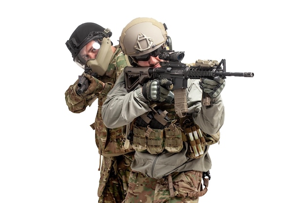 Wojskowe siły specjalne szturmują i atakują operacje specjalne dwóch amerykańskich żołnierzy