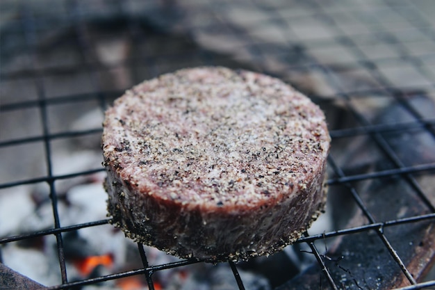 Wołowina Grillowana Na Piecu Na Węgiel Drzewny Grillowy Hamburger