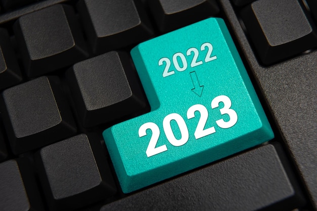 Wpisz 2023 na klawiaturze Koncepcja zmieniająca się od 2022 do 2023