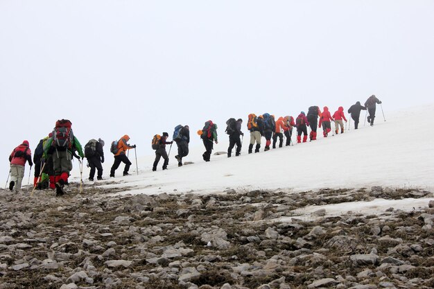 wspinaczkowa grupa alpinistów