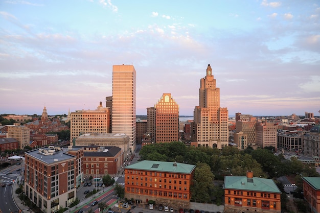 Współczesna architektura w Providence reprezentuje wzrost i innowacje miasta, podczas gdy historyczna