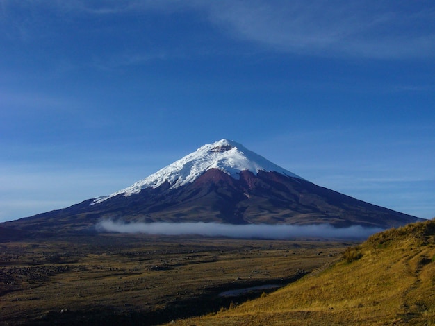 Wulkan pokryty lodowcem Cotopaxi, Ekwador