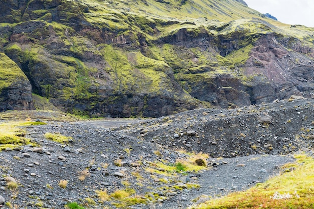 Wulkaniczne zbocze w pobliżu lodowca Solheimajokull