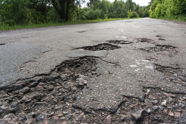 Zdjęcie wyboje na drodze