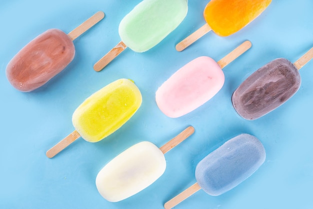 Wybór wielobarwnych popsicles