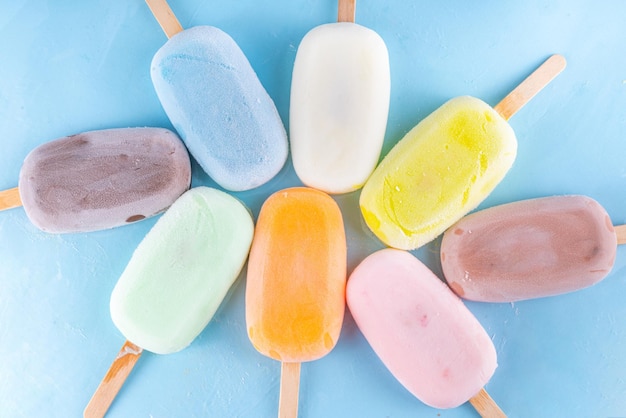 Wybór wielobarwnych popsicles