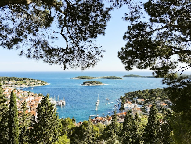 Wybrzeże Adriatyku na wyspie Hvar w Dalmacji