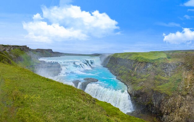 Wycieczka do Reykjaviku do malowniczych wodospadów Gullfoss, stanowiących część islandzkiego celu podróży Złoty Krąg