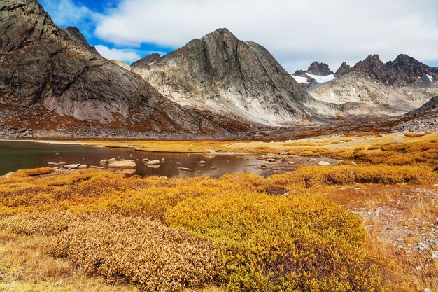 Wycieczka w Wind River Range w Wyoming, USA. Sezon jesienny.