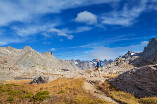 Wycieczka w Wind River Range w Wyoming w USA. Sezon jesienny.