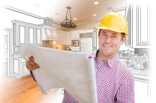 Wykonawca trzyma plany nad rysunkiem kuchni i zdjęciem