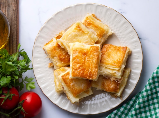 Wyśmienicie Turecka taca ciasto, Su boregi z serem. Adana Borek.