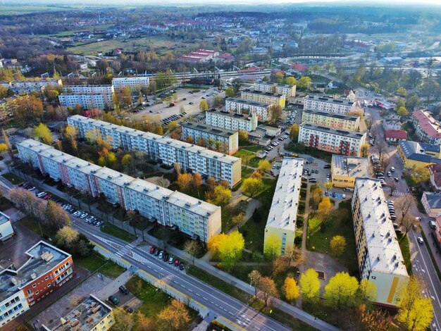 Zdjęcie wysoki kąt widoku budynków w mieście