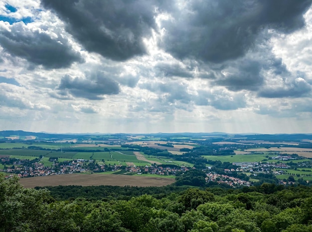 Wysoki kąt widoku krajobrazu na tle nieba